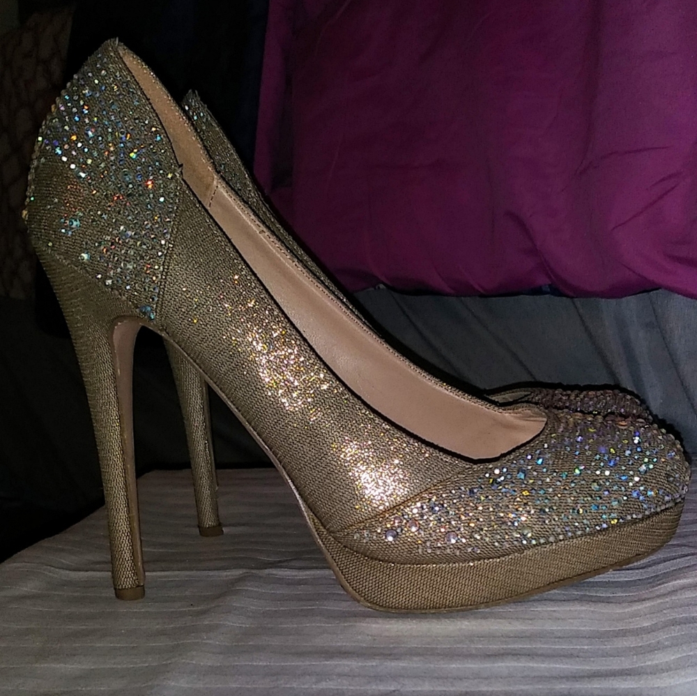 Heels - Picture 2 of 4